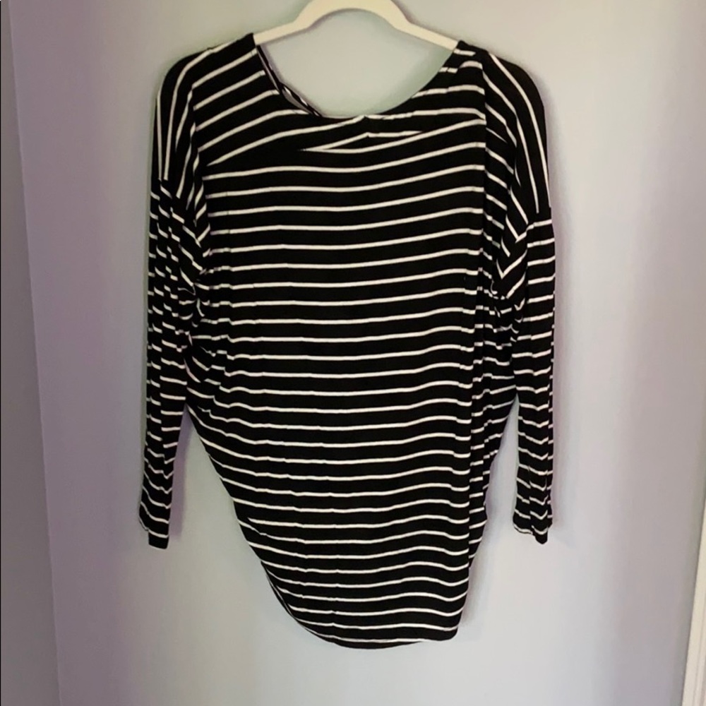 Long sleeve tee. - Picture 4 of 4